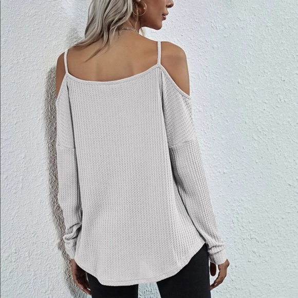 Waffle knit long sleeve cold shoulder top white - Picture 2 of 8